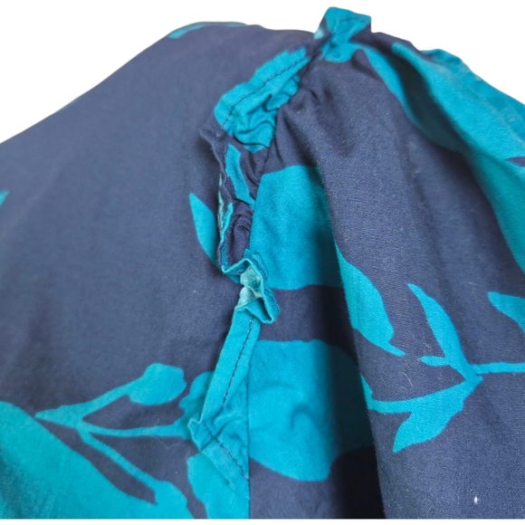 Crown & Ivy Dark Blue And Teal Floral Short Sleeve Top With Shoulder Ruffles XXL - Picture 2 of 5